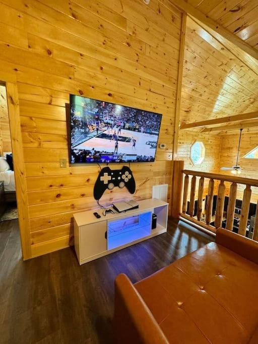 Villa New! Indoor Pool/Ps 5/Hot Tub/Parkway à Pigeon Forge Extérieur photo