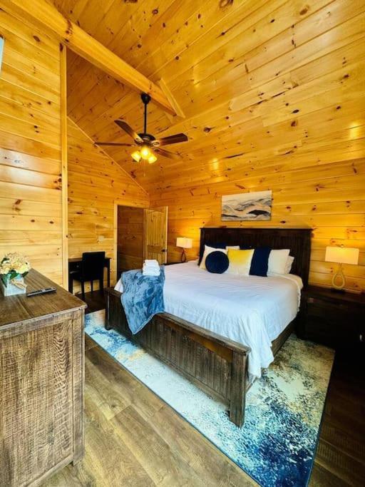 Villa New! Indoor Pool/Ps 5/Hot Tub/Parkway à Pigeon Forge Extérieur photo