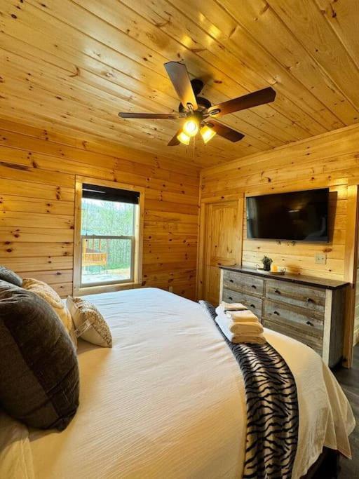 Villa New! Indoor Pool/Ps 5/Hot Tub/Parkway à Pigeon Forge Extérieur photo