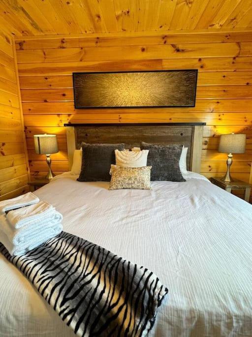 Villa New! Indoor Pool/Ps 5/Hot Tub/Parkway à Pigeon Forge Extérieur photo