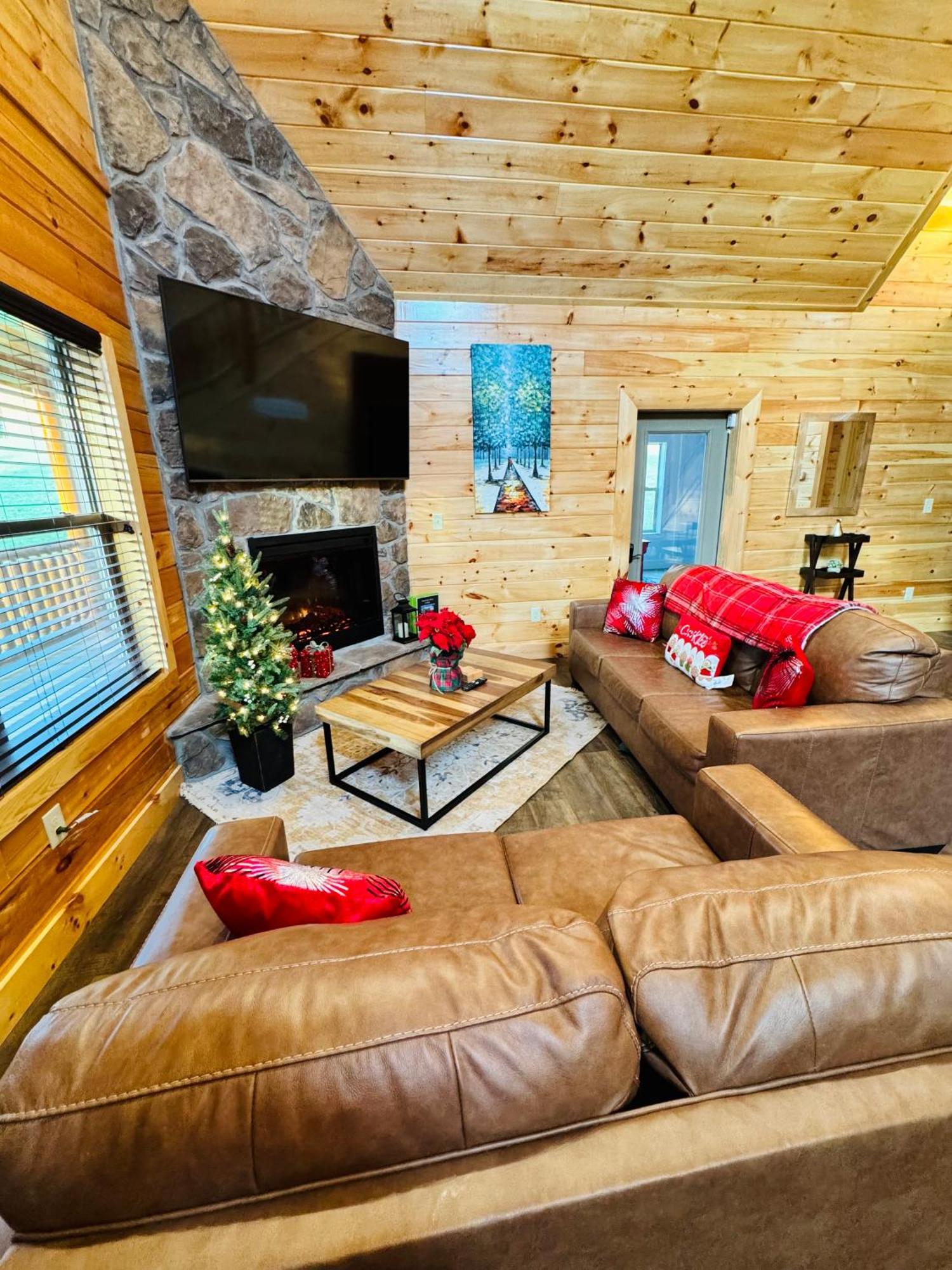 Villa New! Indoor Pool/Ps 5/Hot Tub/Parkway à Pigeon Forge Extérieur photo